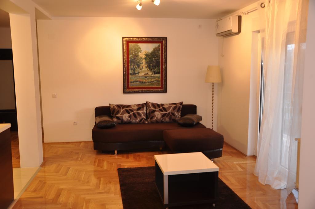 Park Srce Apartments أراندجيلوفاك الغرفة الصورة